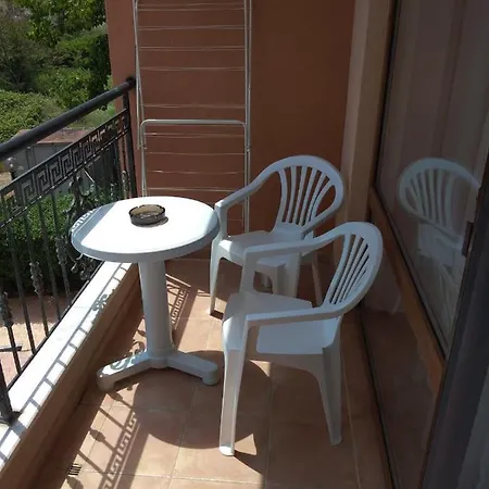 Appartement обзаведено студио 25 кв м с една спалня, оборудвана кухня и балкон, подходящо за двама човека Sunny Beach